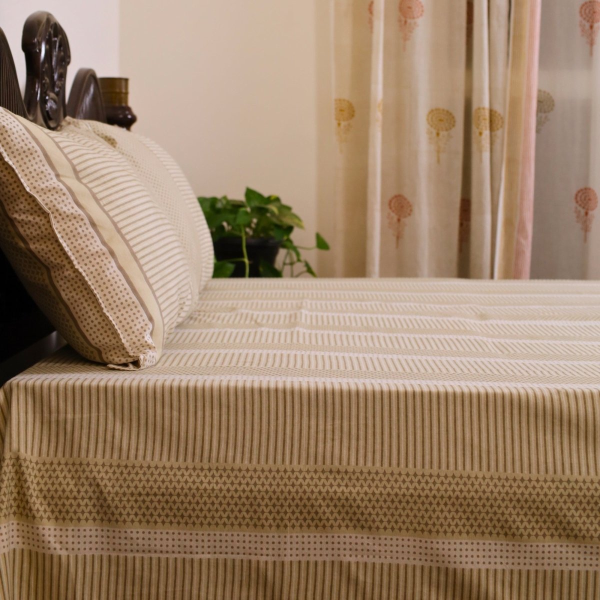 Beige & White Cotton Textured Bedsheet and Pillow Cover | Marigold Collection