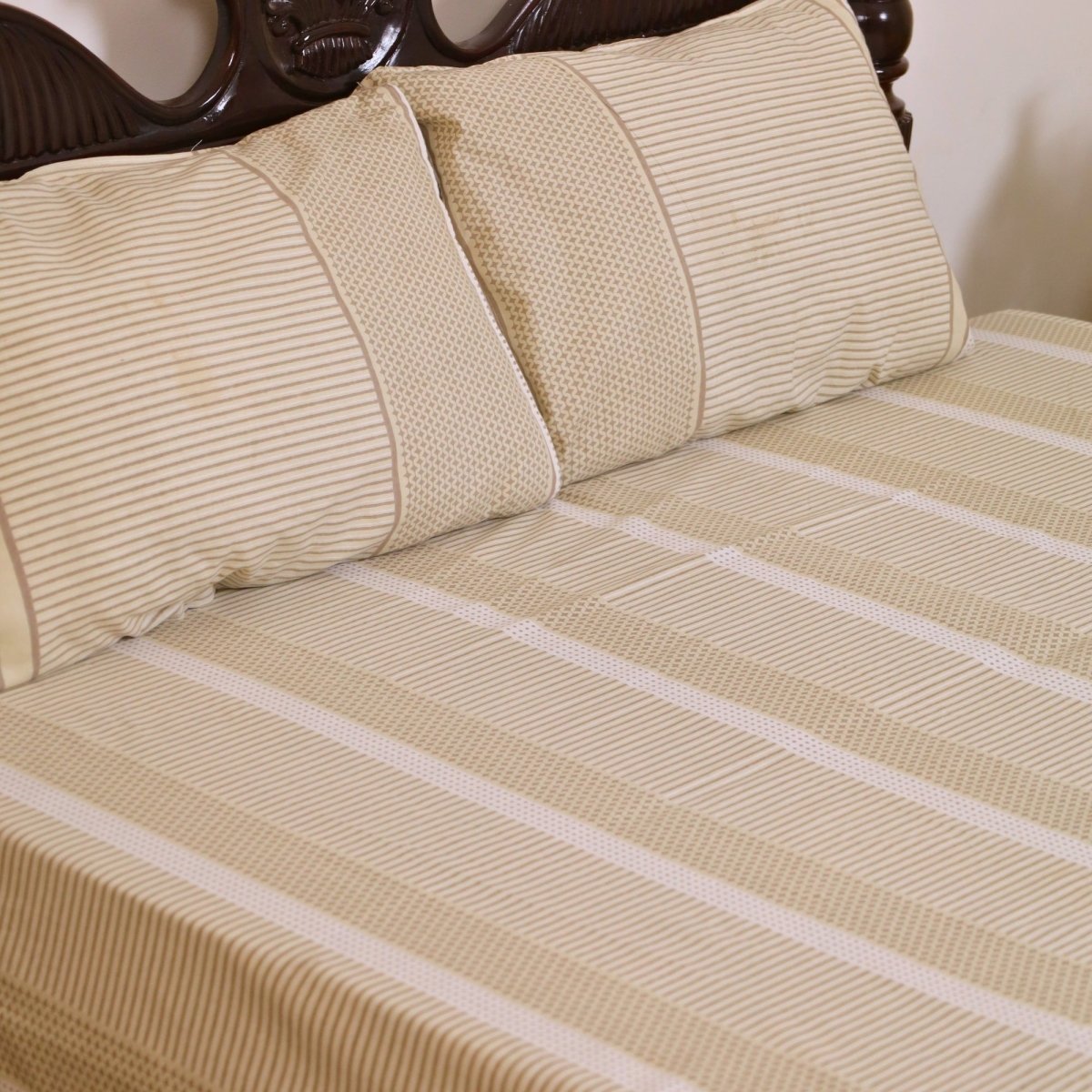 Beige & White Cotton Textured Bedsheet and Pillow Cover | Marigold Collection