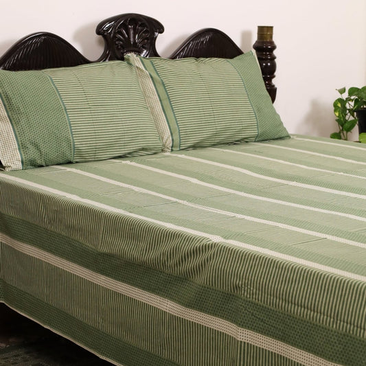 Fern Green & Off White Textured Cotton Bedsheet with Pillow Cover | Marigold Collection