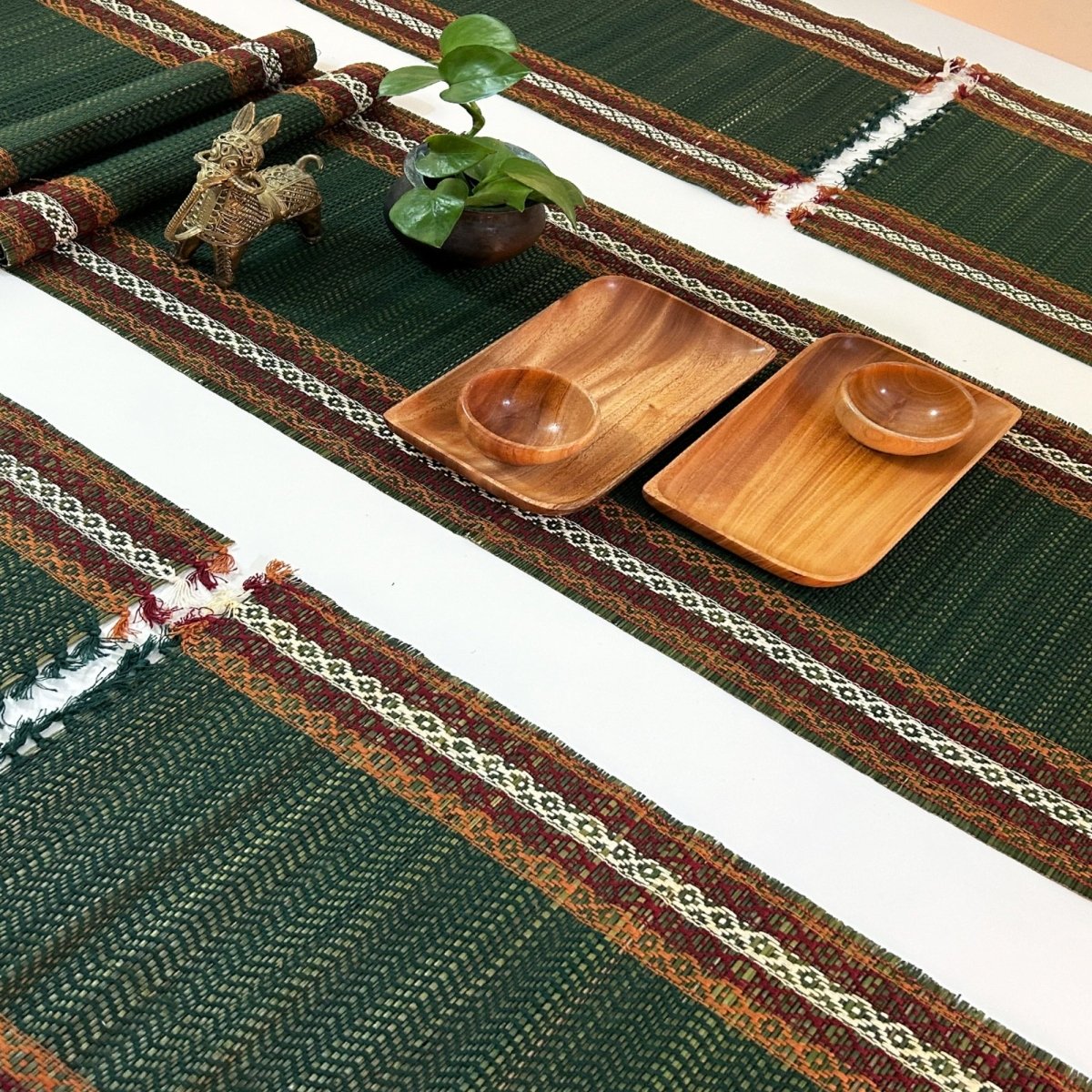 Handmade Dining Table Mats and Runner in Green | Set of 6 and 4 | Handwoven from Natural Grass