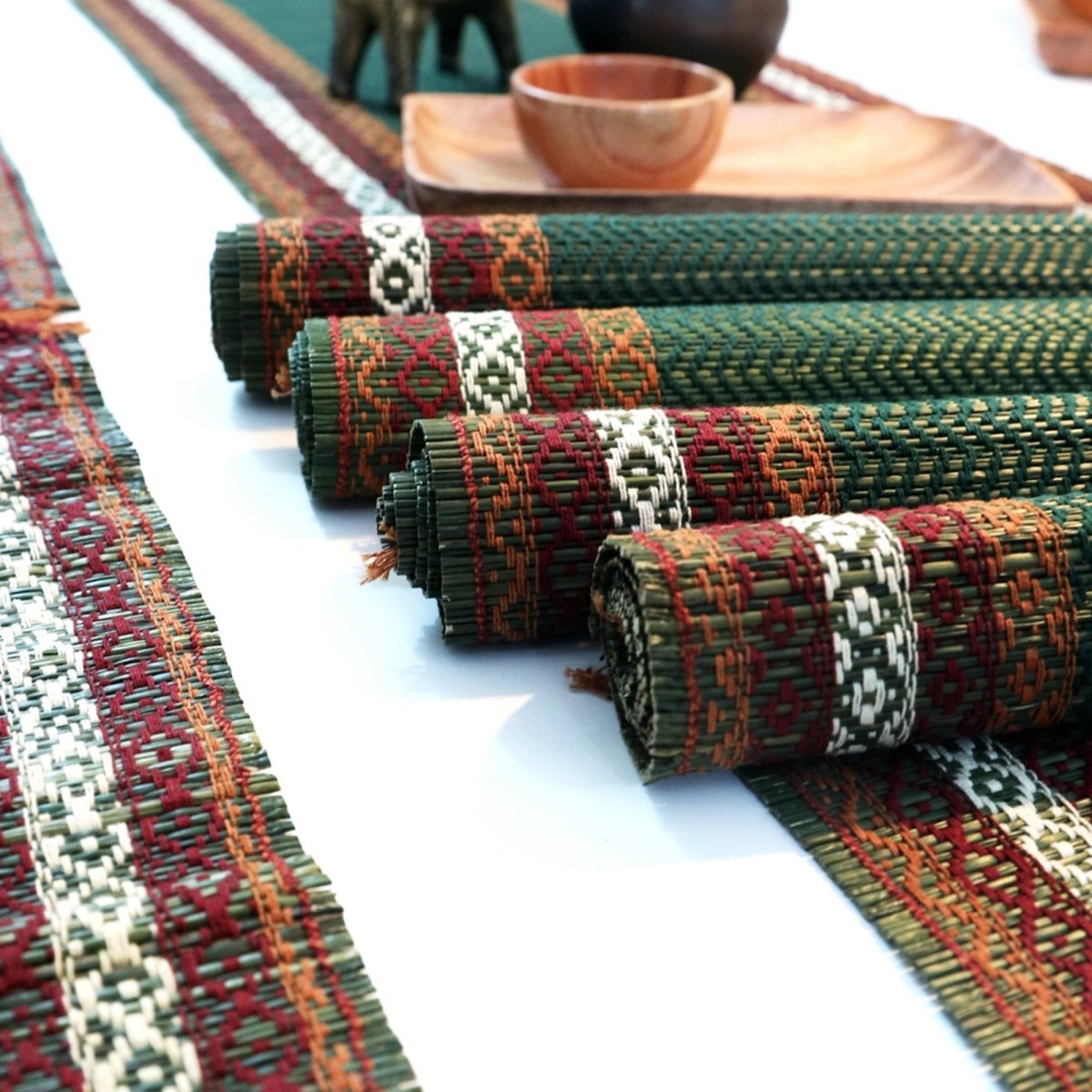 Handmade Dining Table Mats and Runner in Green | Set of 6 and 4 | Handwoven from Natural Grass