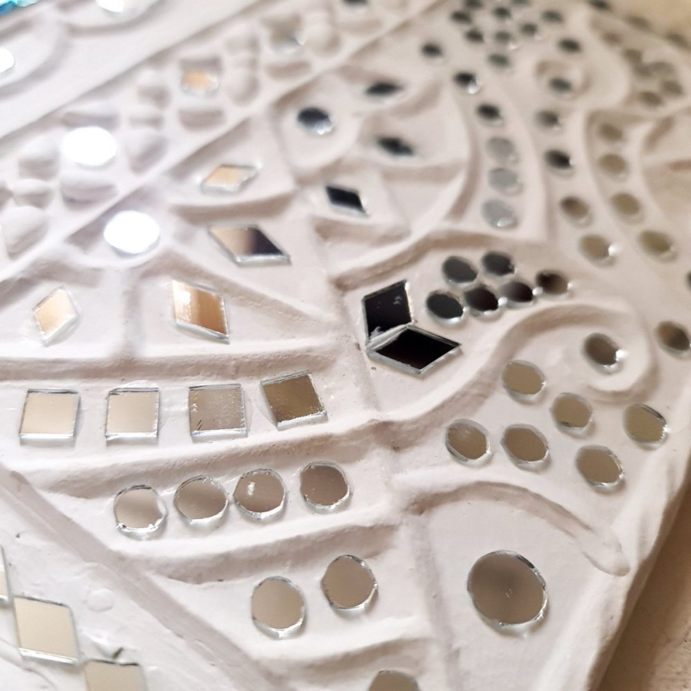 Handmade Mud & Mirror Lippan Art for Wall Decor in White Color
