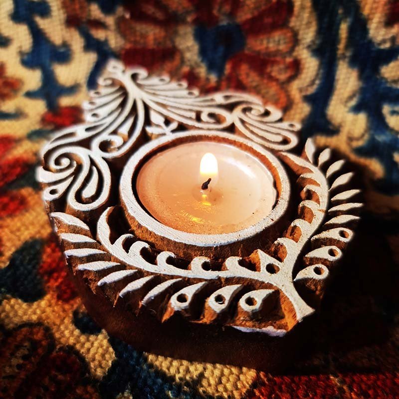 Leaf-Shaped Handcrafted Wood Block Candle Holder - Unique Tealight Holder in Natural Wood